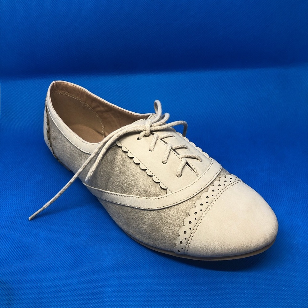 Vintage Inspired Nude Penny Loafers